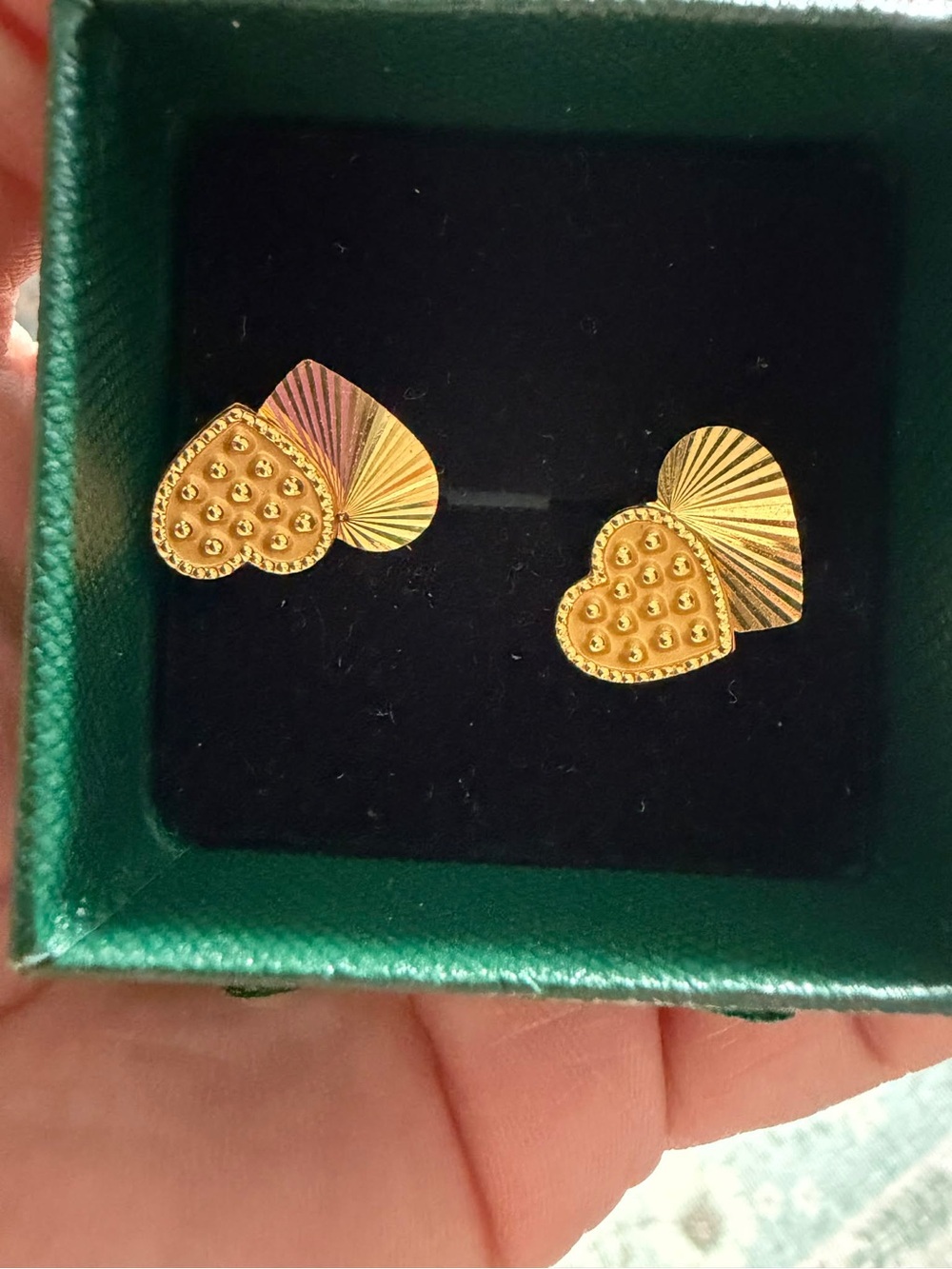 22karat Gold Heart Stud Earrings - Elegant Women's Jewelry screw lock